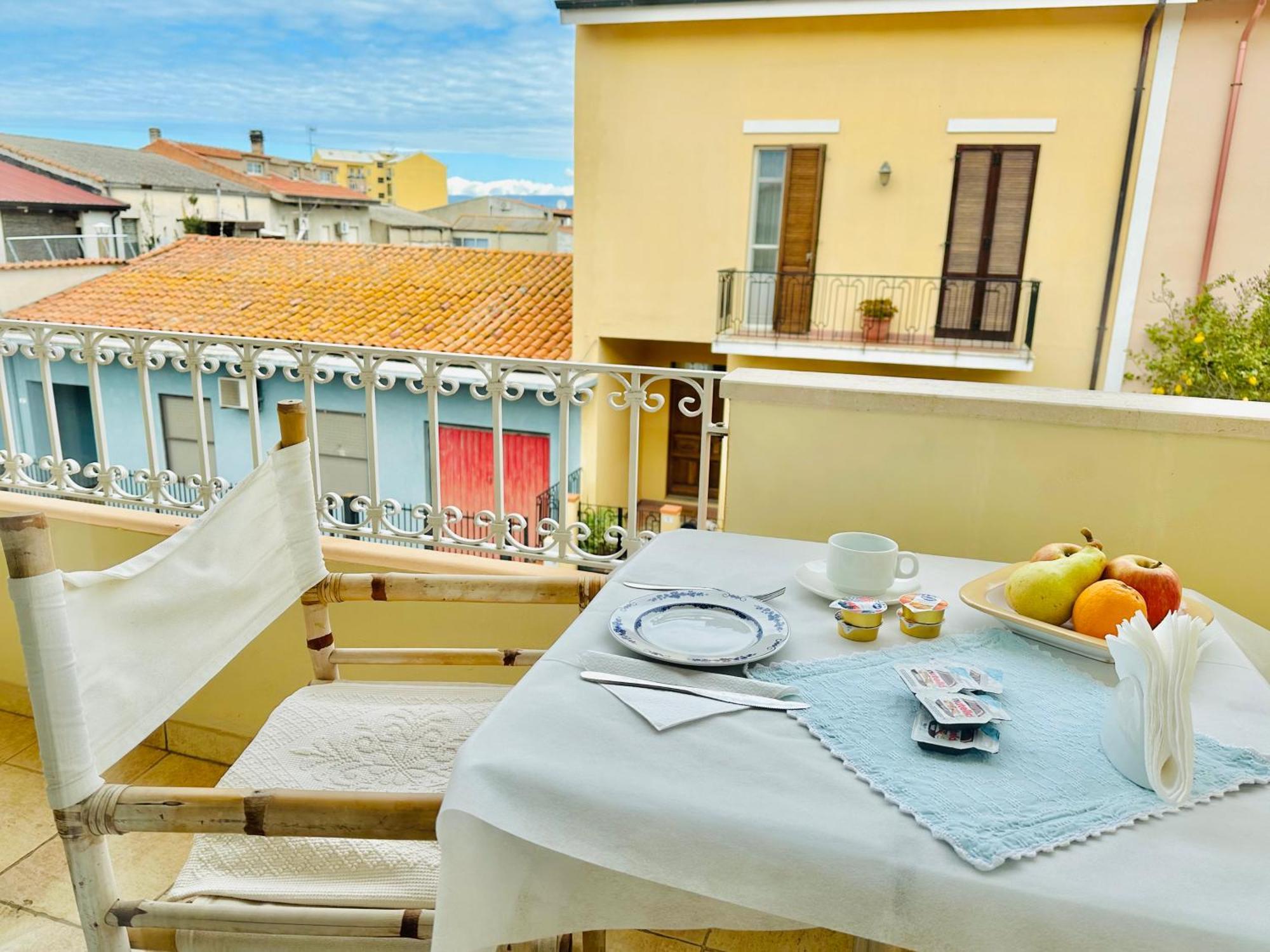 B&B Tre - Rooms & Relax Oristano Buitenkant foto